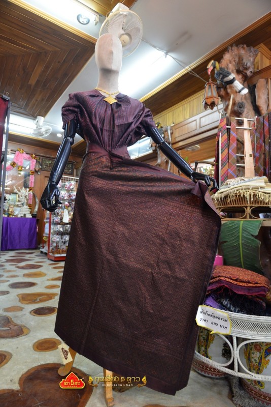 ผ้าไหมสุรินทร์มัดหมี่ลายใบไม้