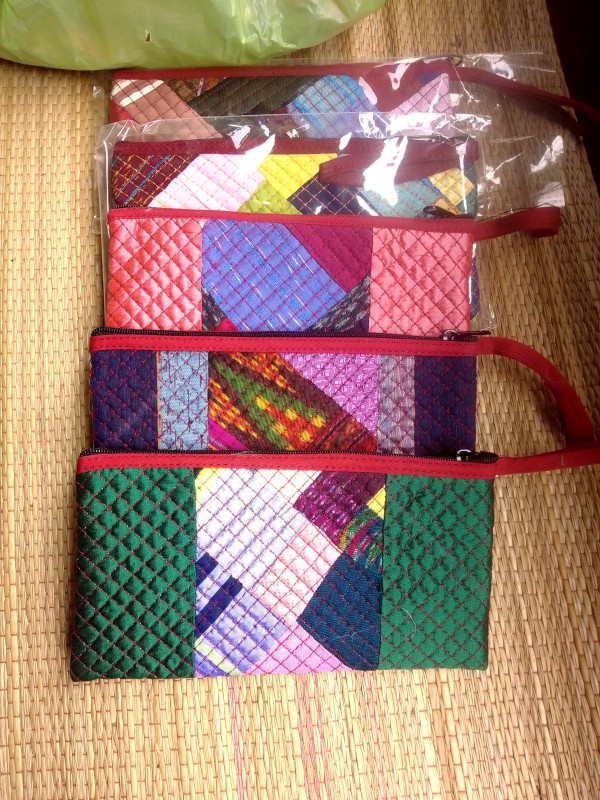 กระเป๋าผ้าต่อลายแฟนซี