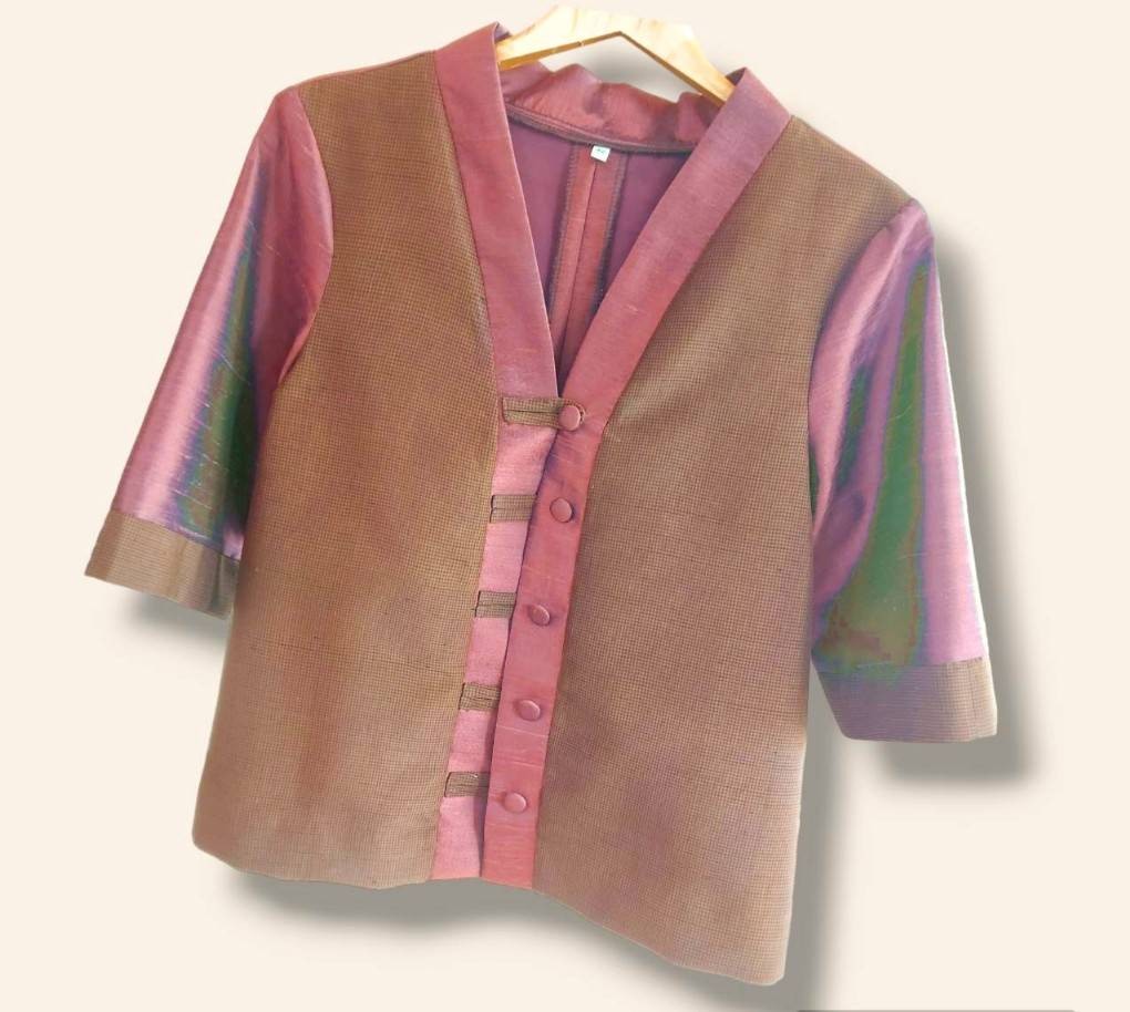 เสื้อผ้าไหมลายสมอ