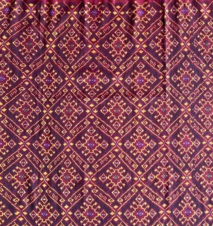 กลุ่มทอผ้าไหมมัดหมี่บ้านนาดี หมู่1