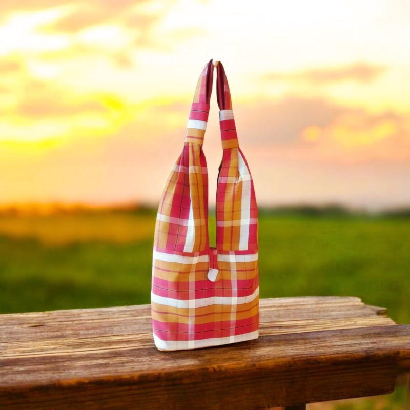 ย่ามผ้าไหมลายขาวม้า