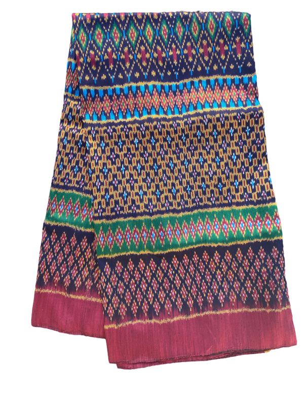 ผ้าไหมลายนางงาม (นางสนม)