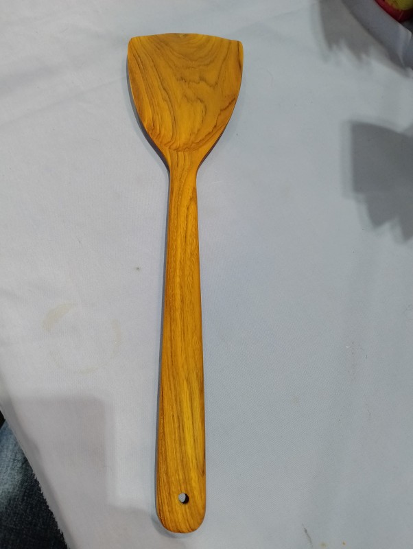 ตะหลิวทืบไม้สัก