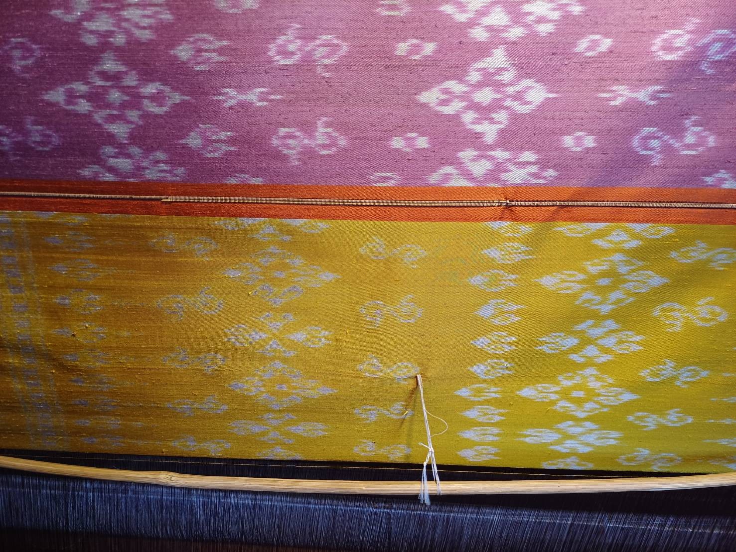 จันทร์งามผ้าไหม