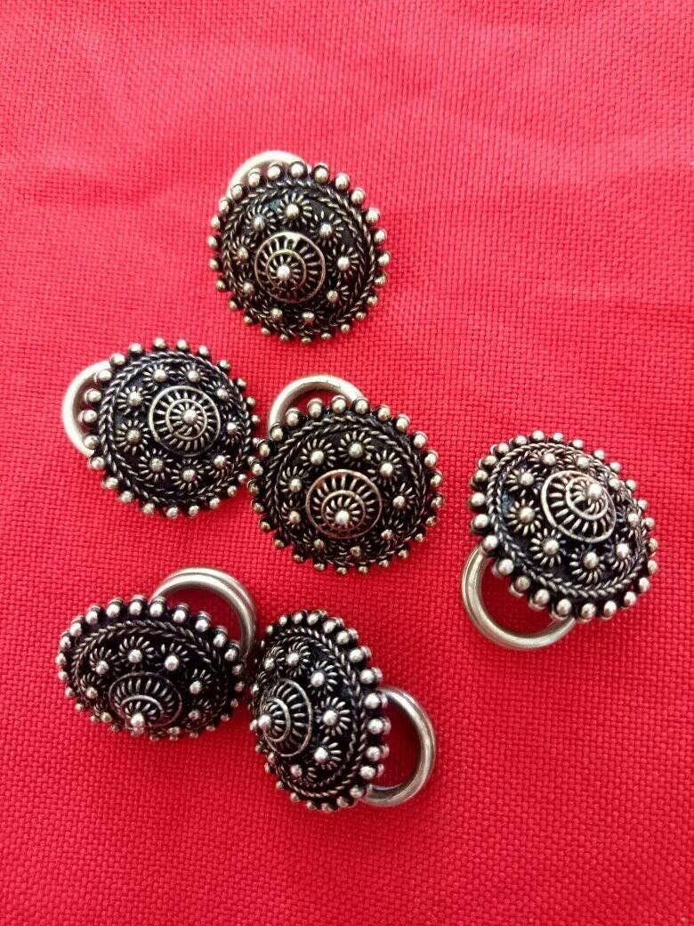 กระดุมตะเกาลายดอกตั้งโอ๋