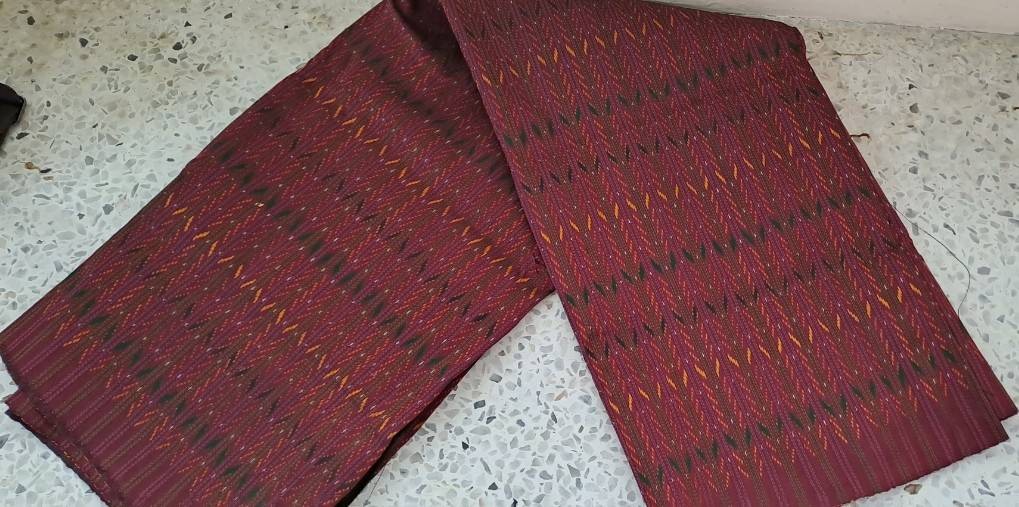 กลุ่มทอผ้าไหมบ้านตระแบก