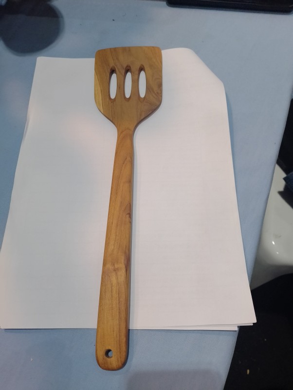 ตะหลิวไม้สักทอง