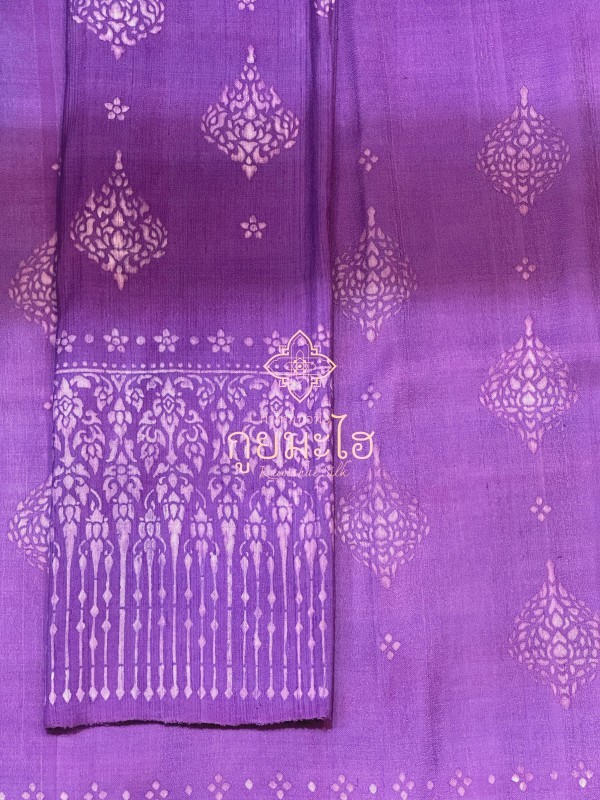 ผ้าไหมกั้นลาย สีธรรมชาติ ลายไทยผนังโบถส์