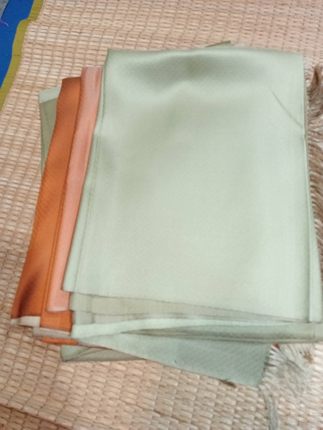 สไบลายพิเศษ