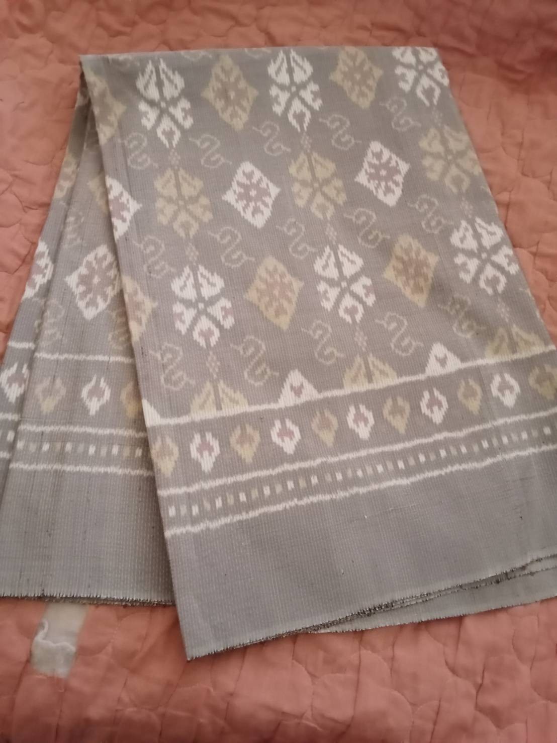 ผ้าไหมมัดหมี่