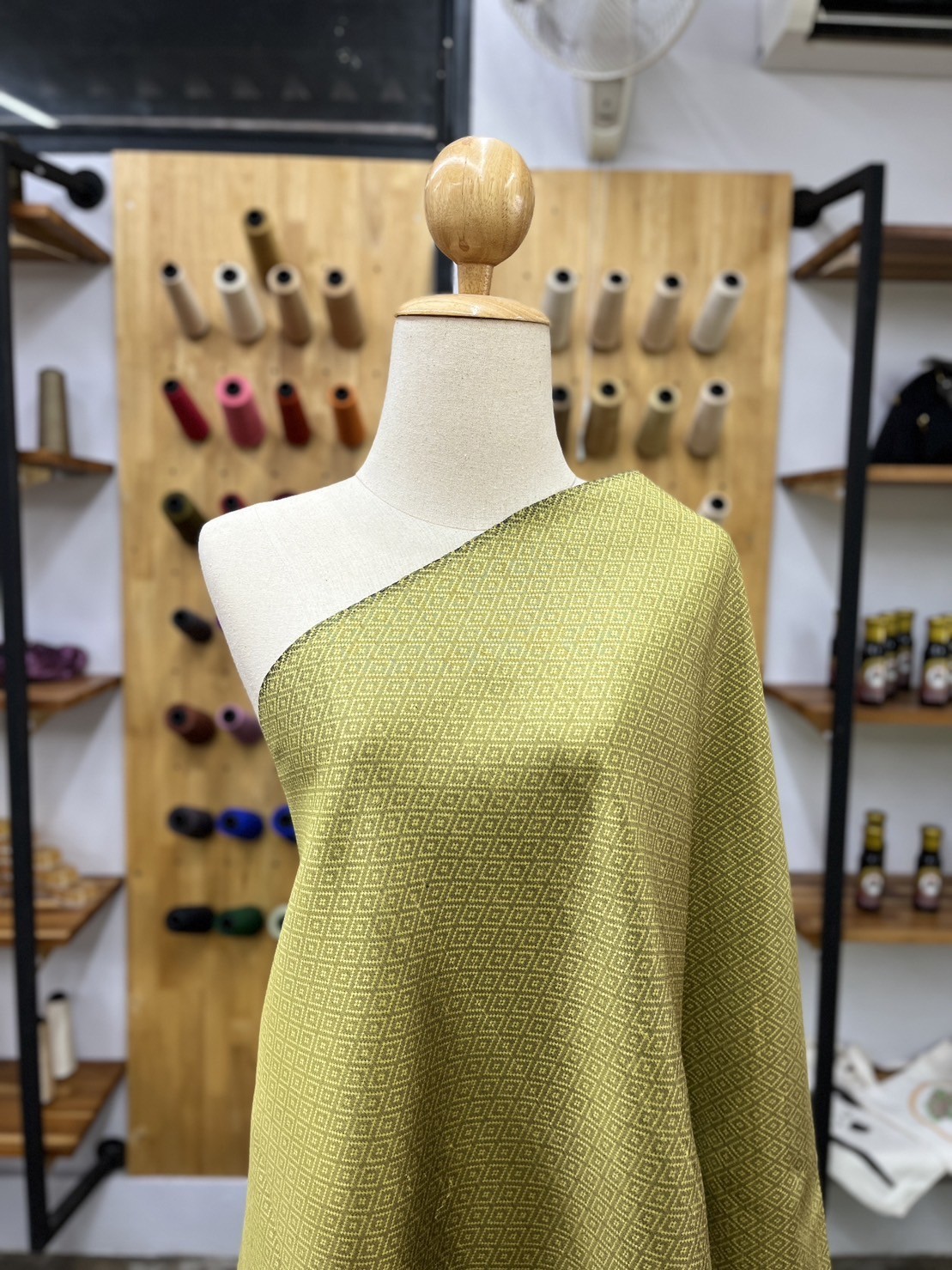 ผ้าไหมลูกแก้ว