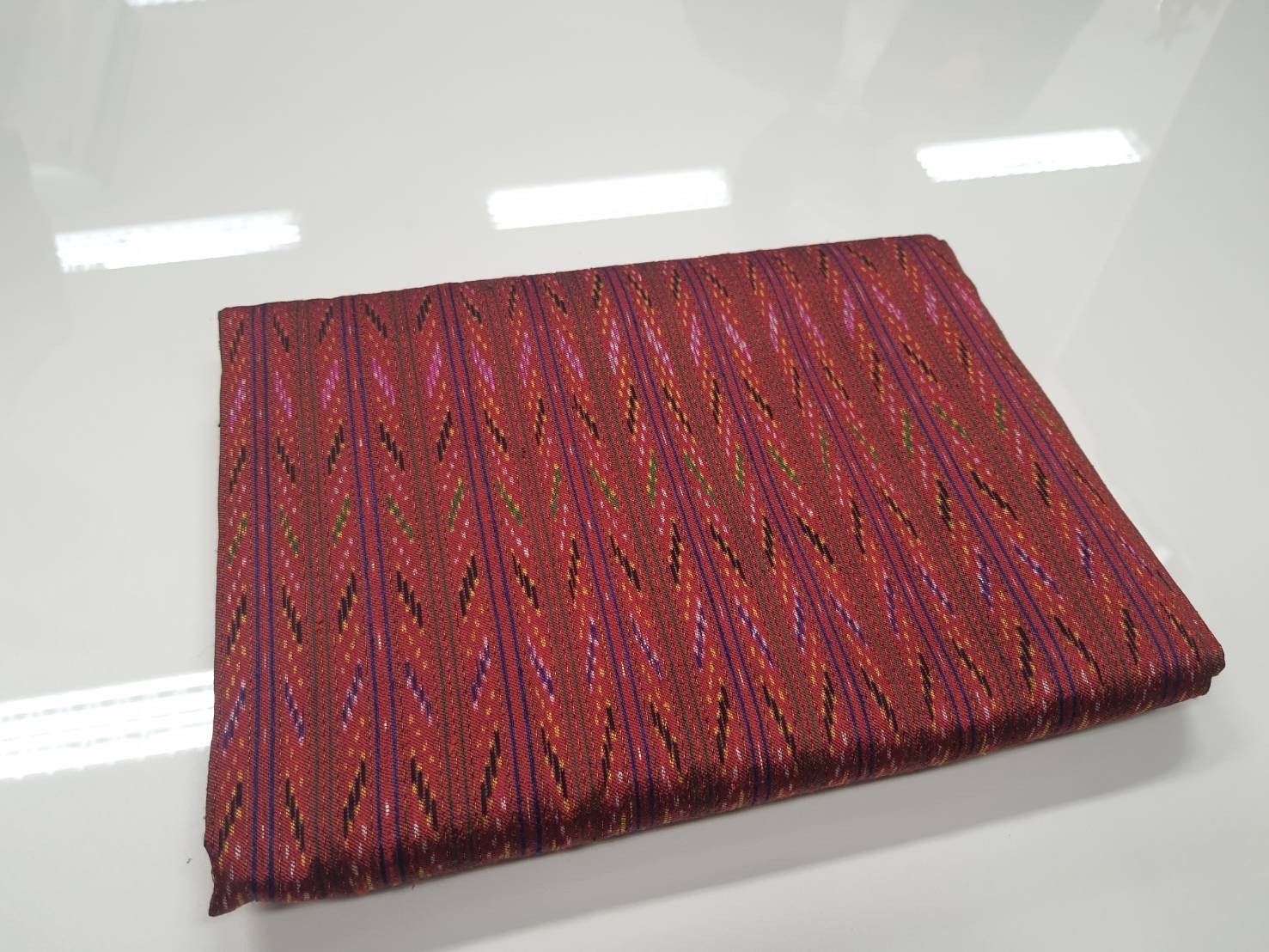 ผ้าไหมโฮล (ไหมบ้าน)