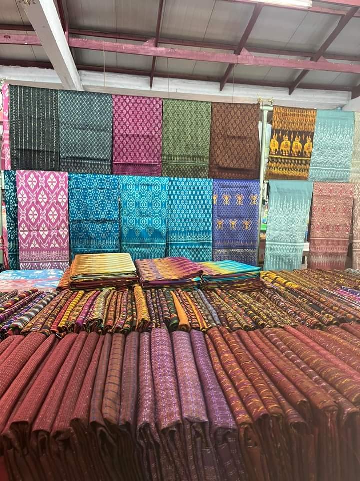 สังวาลย์ผ้าไหม