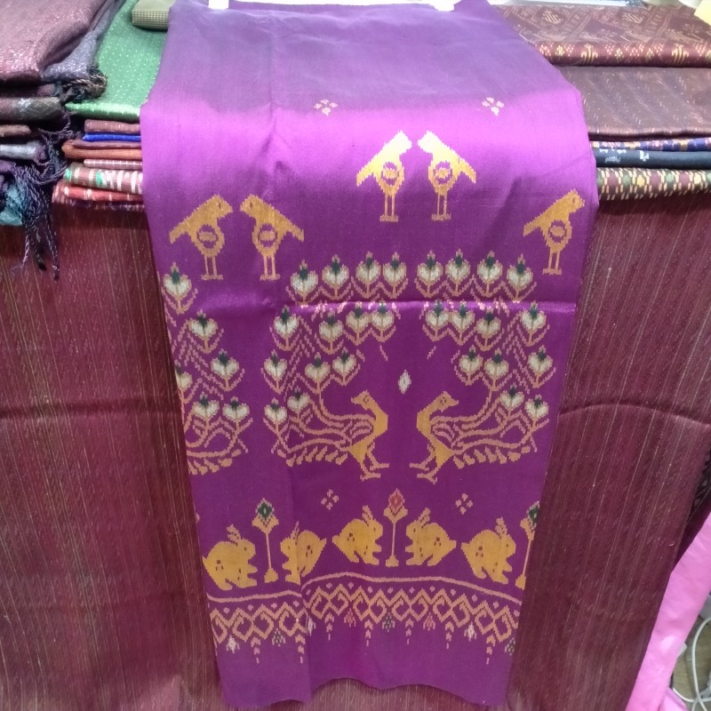 ผ้าไหมมัดหมี่