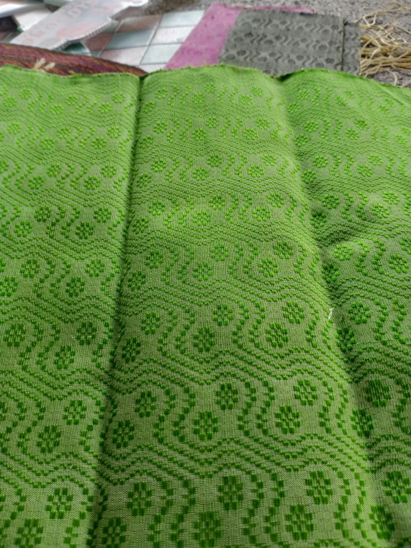 ผ้าคลุมไหล่หลายก้นหอย