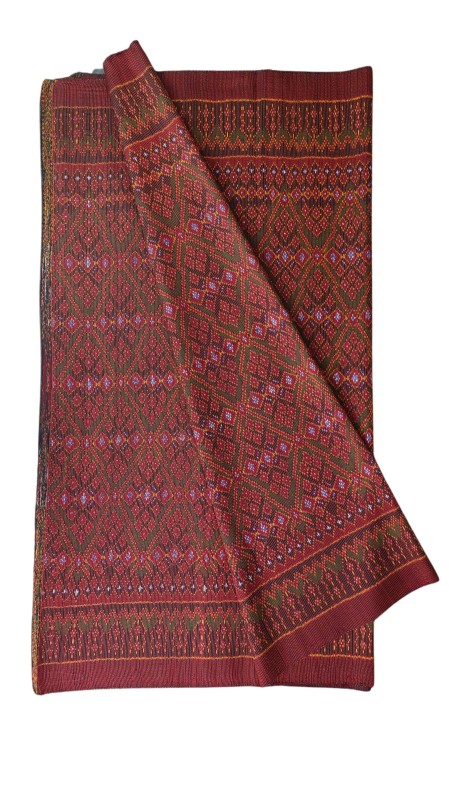 ซิ่น ผ้าไหมมัดหมี่ 3ตะกอ ตีเกลียว งานชั้นครู ขนาด1x2เมตร พื้นสีแดง รหัส R2Q-66-08196702 รหัสสินค้า SKU-31642