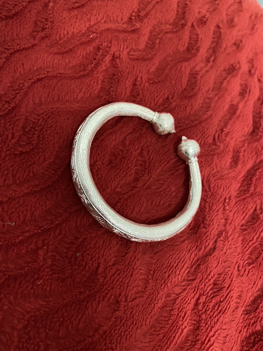 กำไลหัวบัวเเกะลายไทยโปร่ง