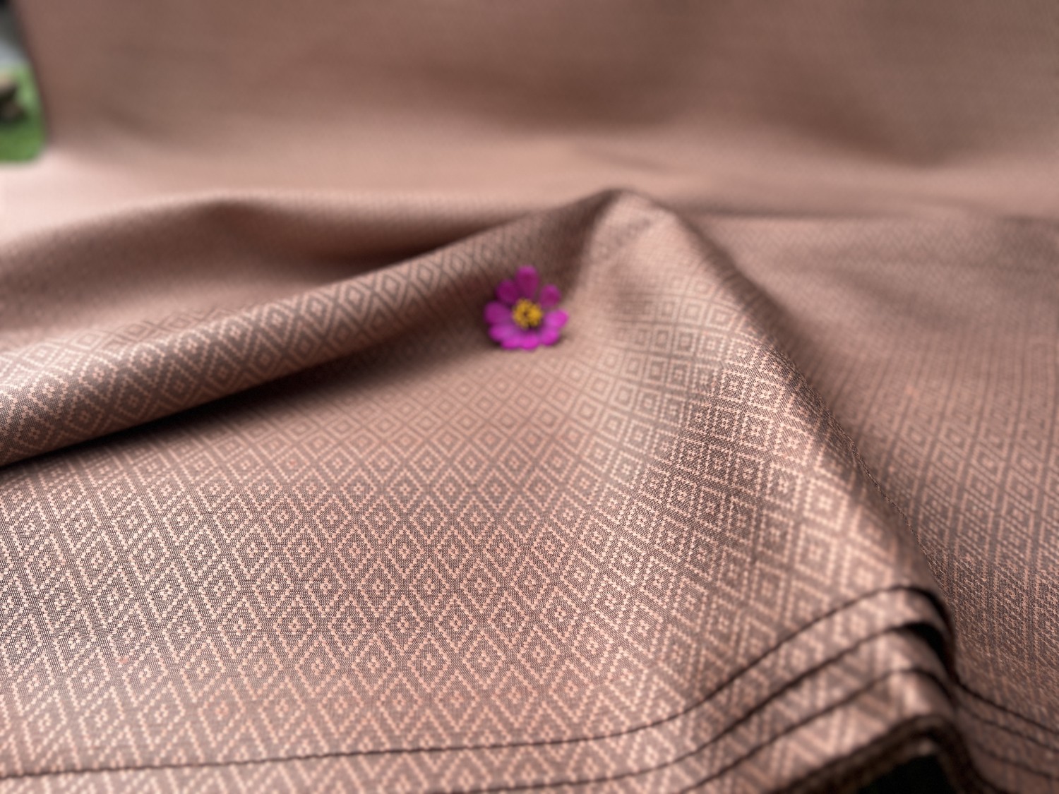 ผ้าไหมลูกแก้วสีธรรมชาติ