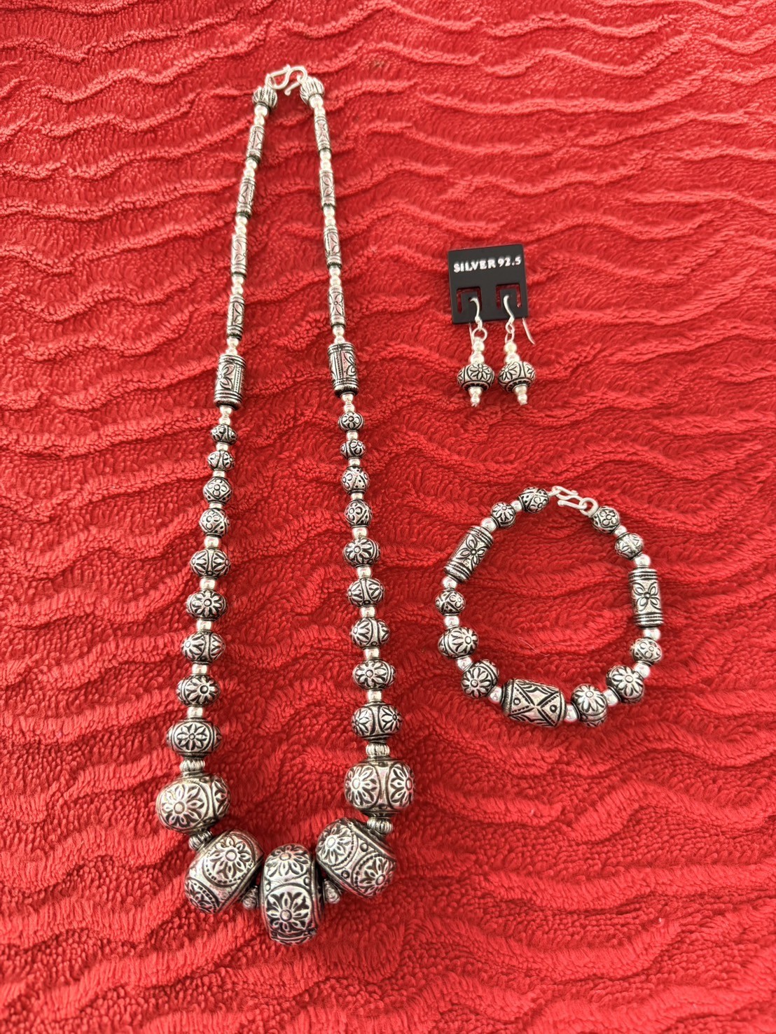 เซตสร้อยคอประเกือมลายดอกพิกุล 3 ชิ้น