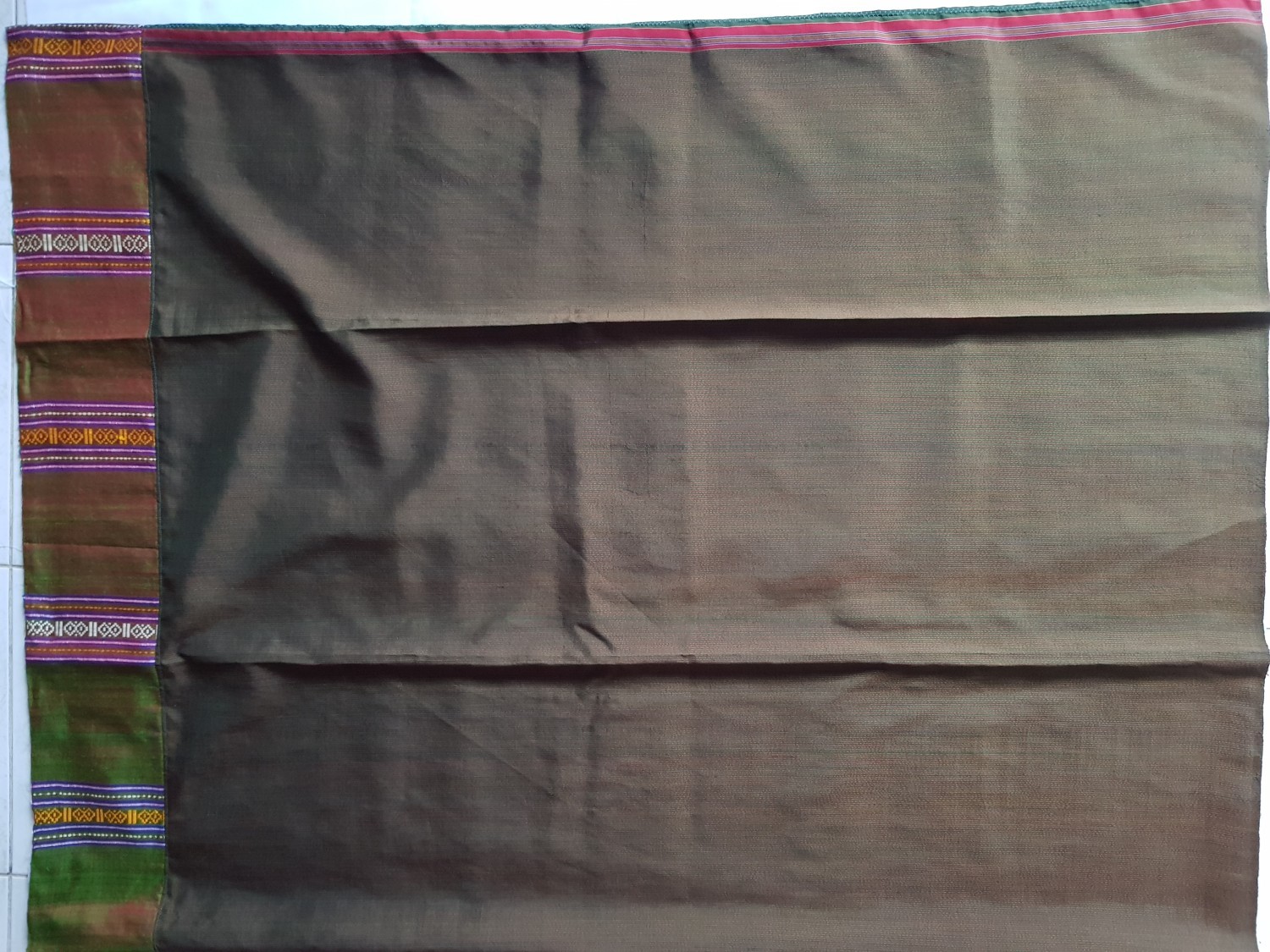 ผ้าไหมลายสมอต่อหัวซิ่น