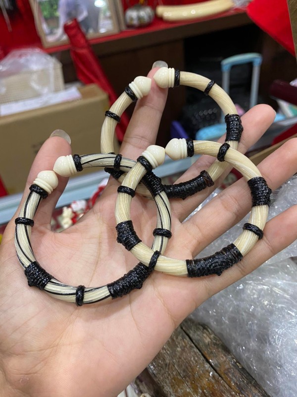 กำไลขนหางช้าง