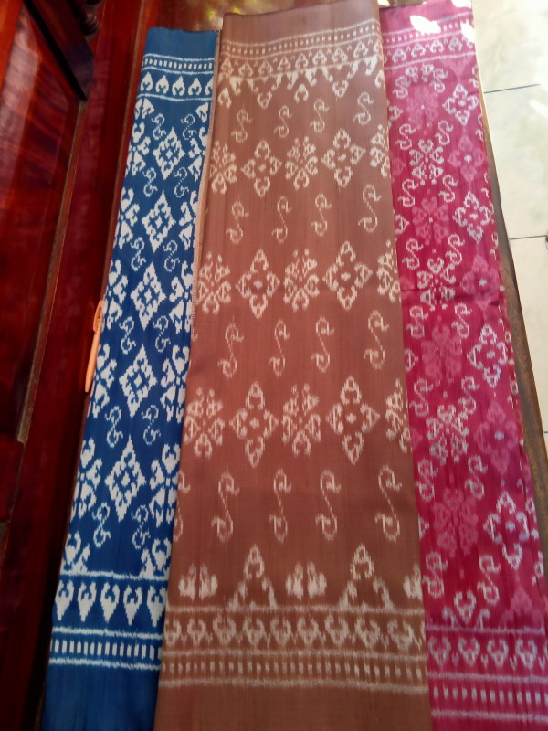 ผ้าไหมมัดหมี่สีพาสเทล