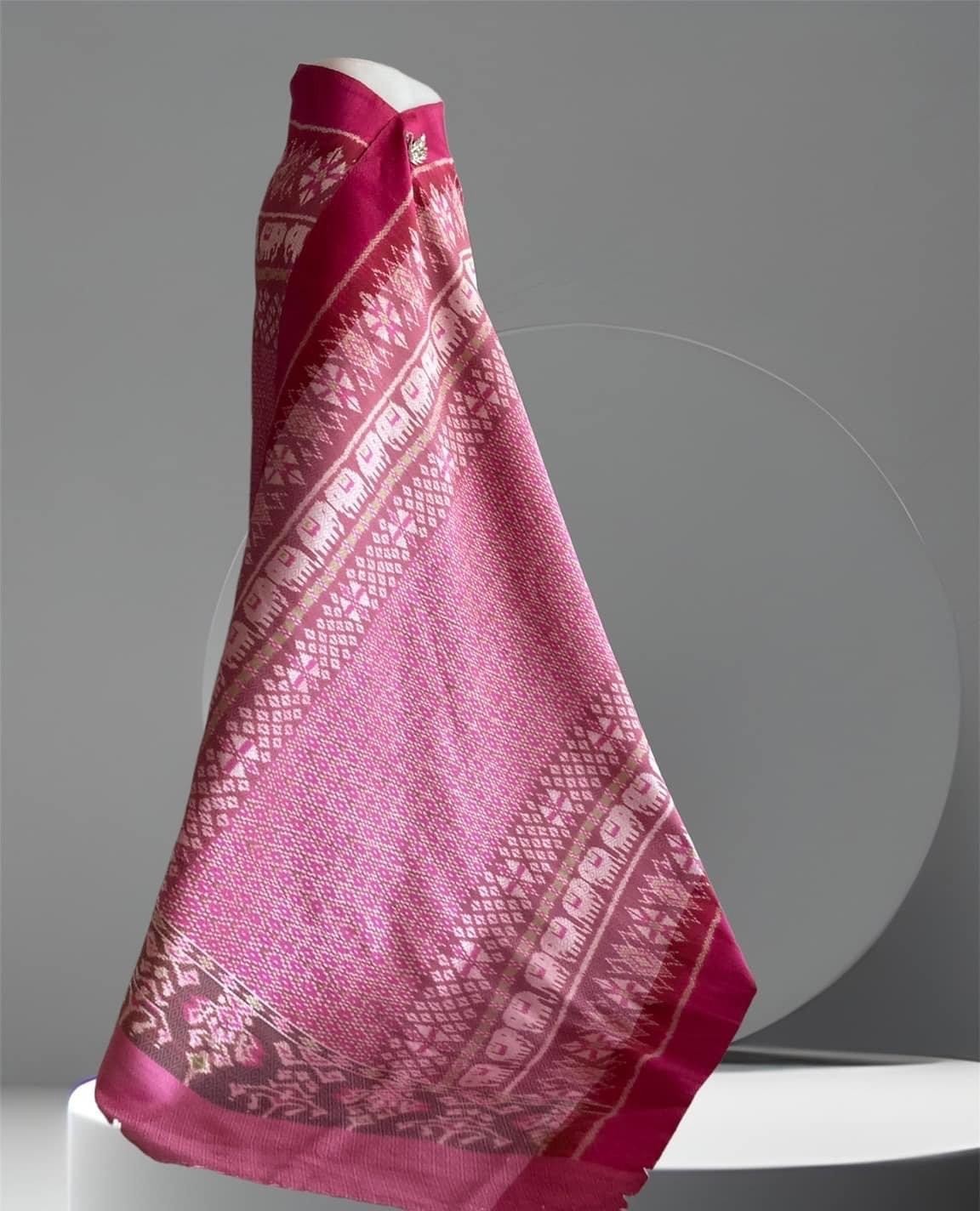 ผ้าไหมทอมือสุรินทร์