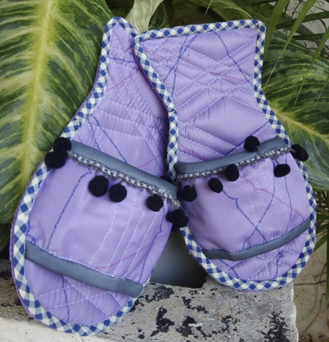 รองเท้าใส่ในบ้าน