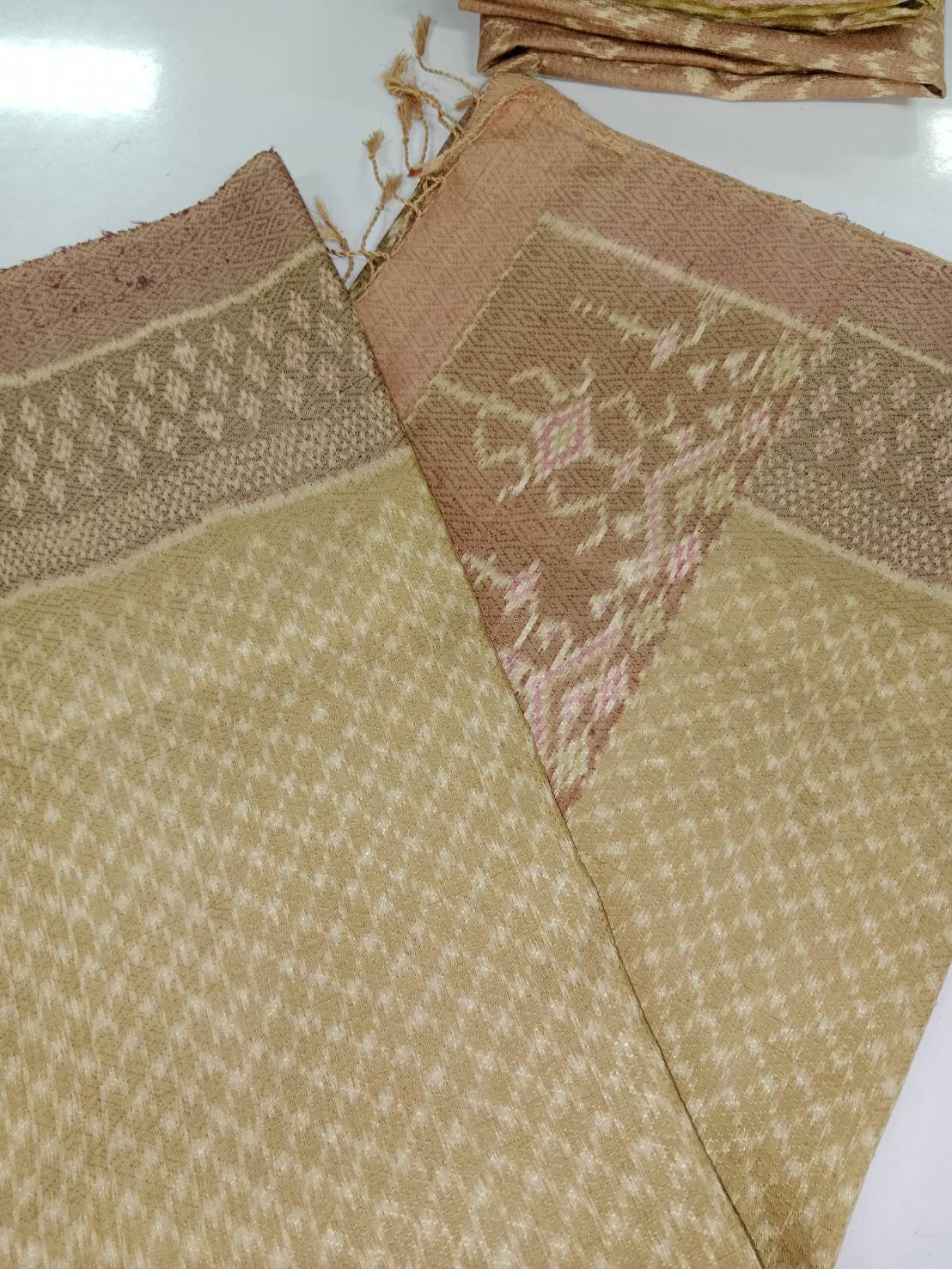 ผ้ามัดหมี่สีธรรมชาติ