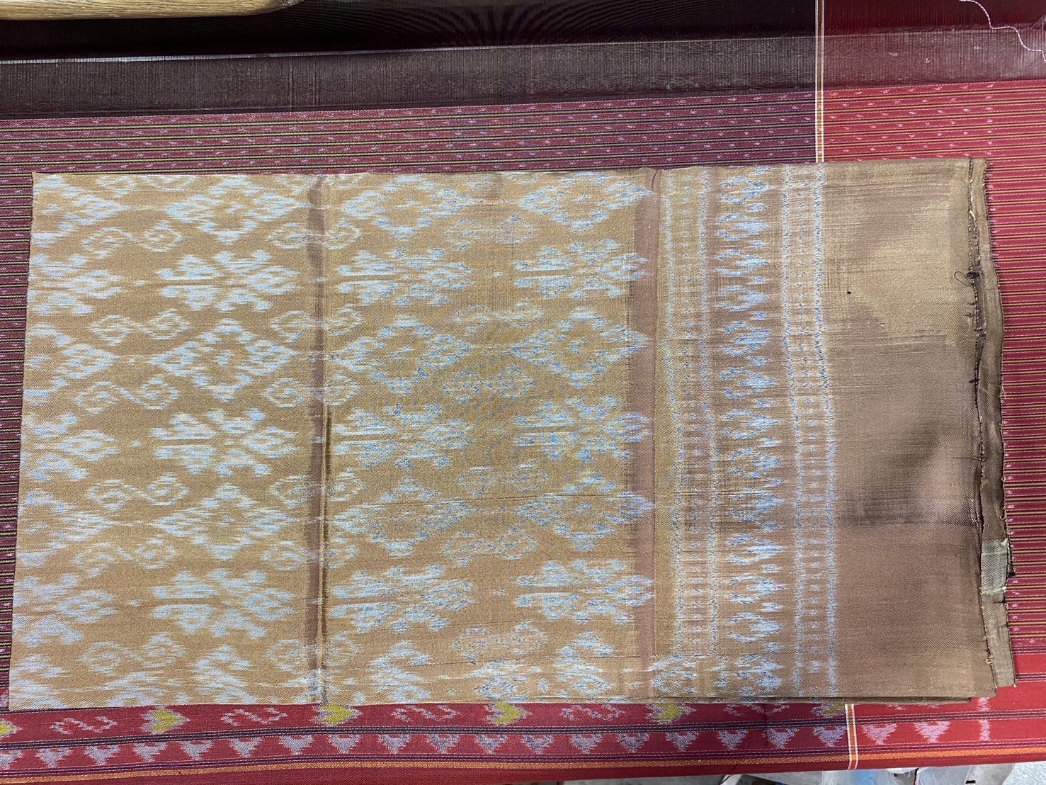 ผ้าไหมตะเคียน