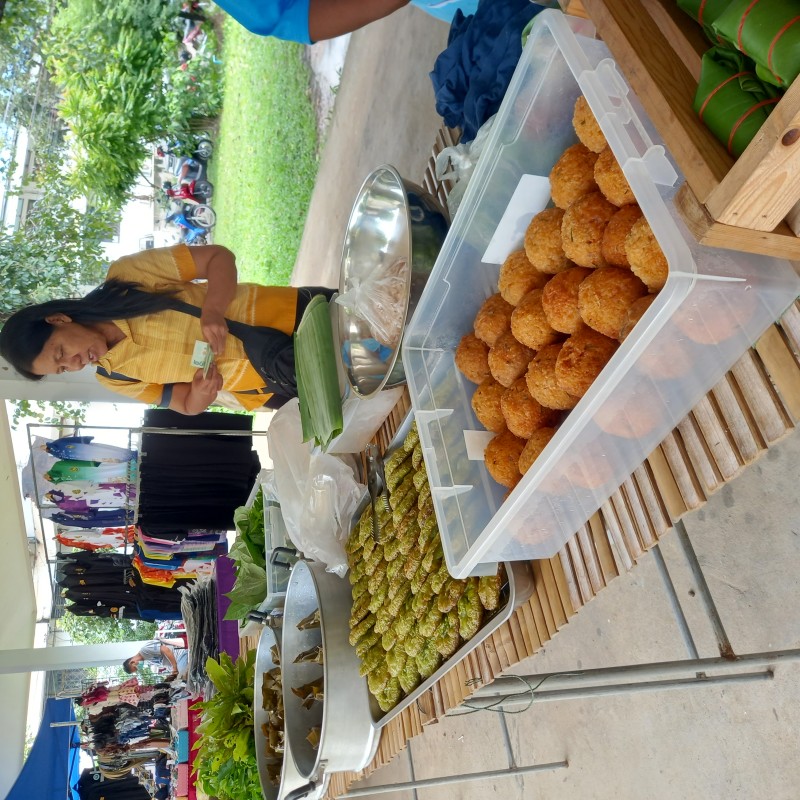 ยำแหนมคุกสมุนไพร