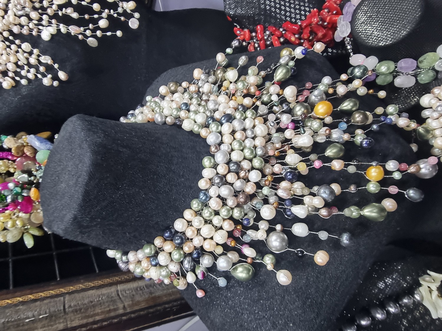 สร้อยมุกคล้องใจ