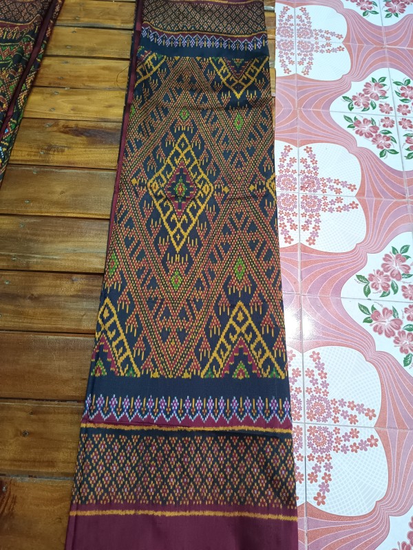 ผ้าไหมมัดหมี่