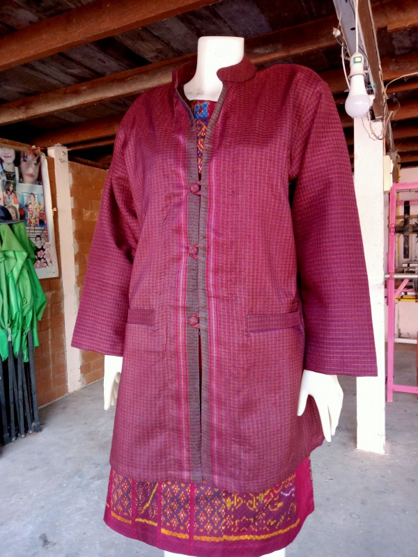 เสื้อคลุม ลายอัมพรม