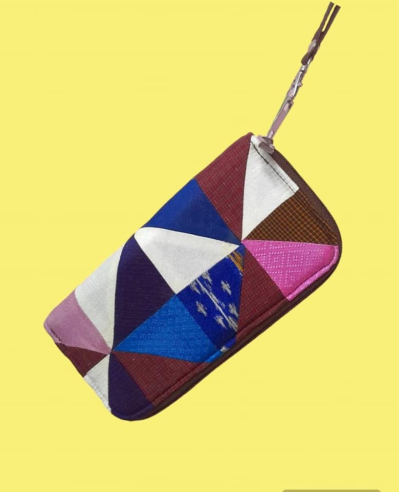 กระเป๋าสตางค์ผ้าไหมแท้ต่อลาย