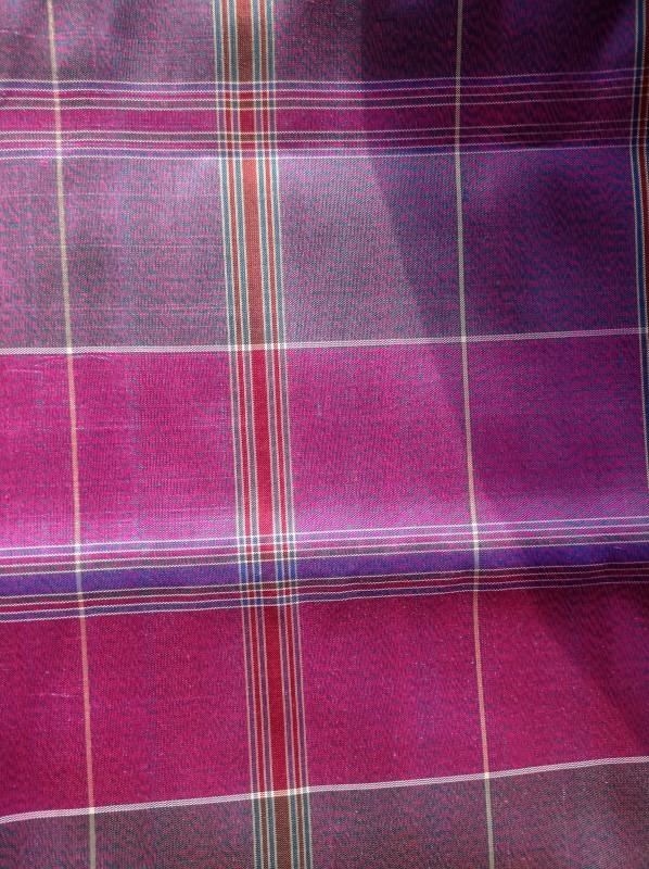 ผ้าโสร่งลายหางกระรอก