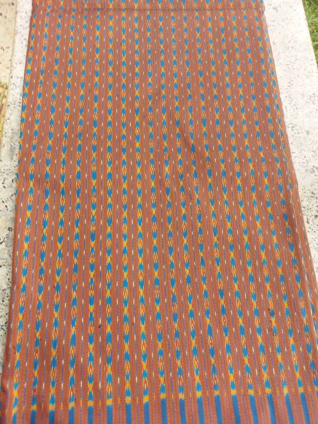 ผ้านุ่งลายดอกพิกุล