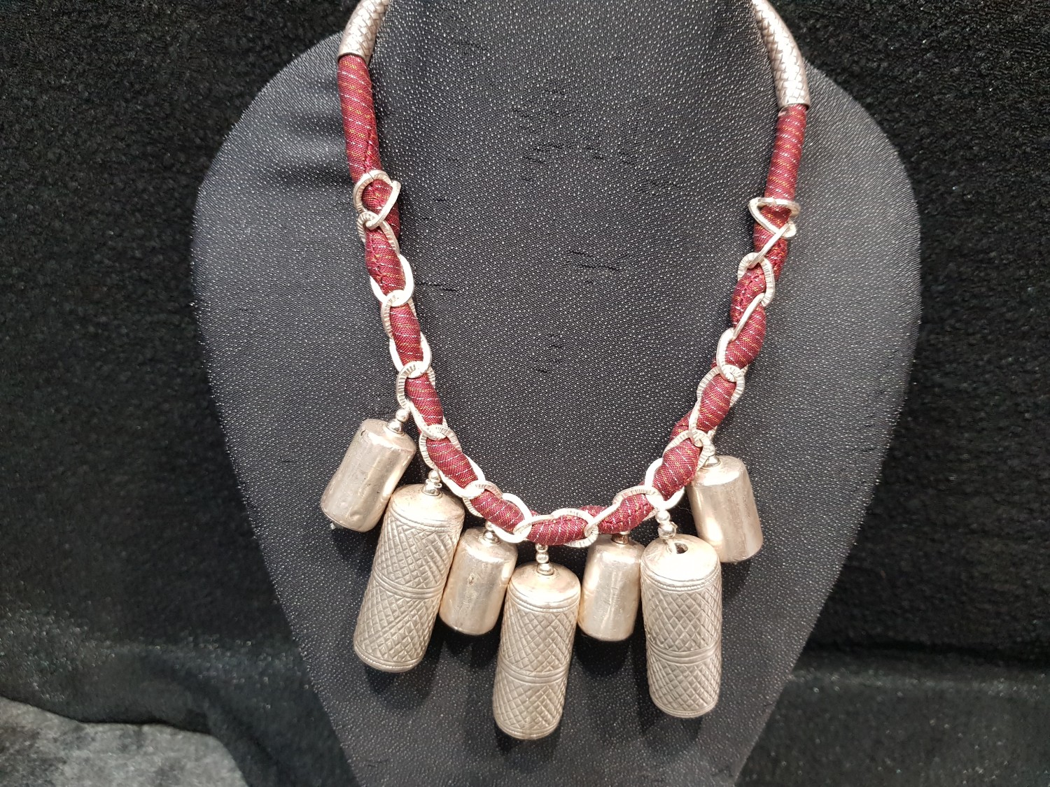 สร้อยไหมน้ำตาลจี้เงิน