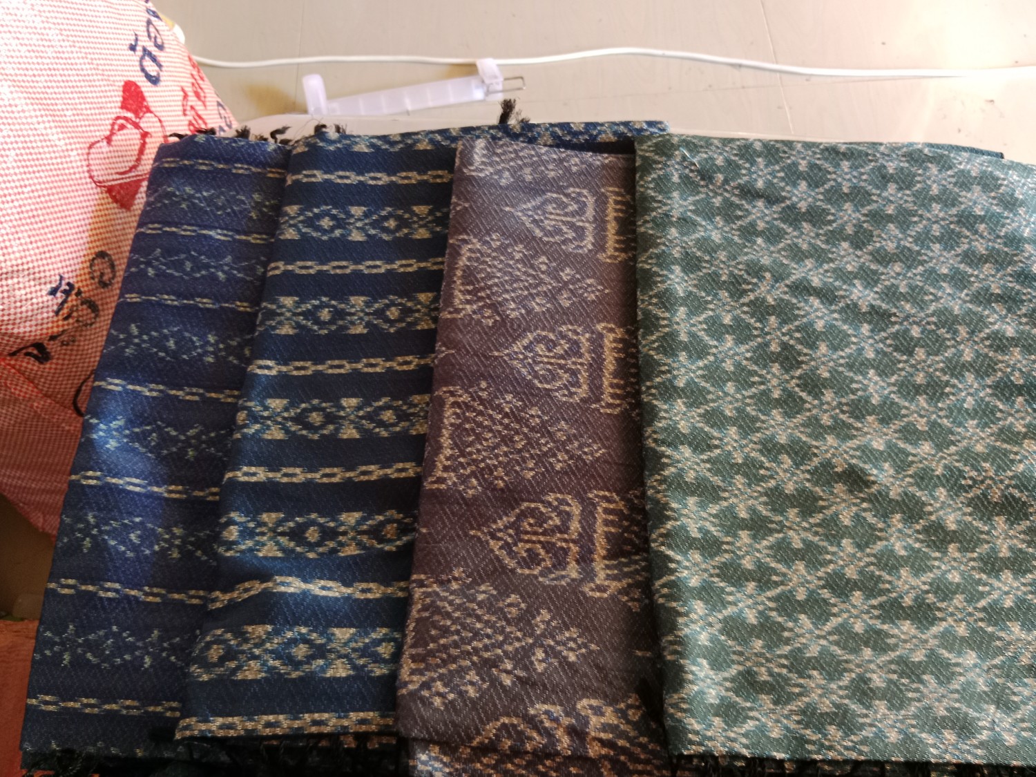 ผ้าไหมมัดหมี่ลาย