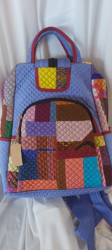 กระเป๋าเป้ผ้าไหมแท้ต่อลาย