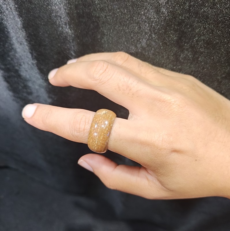 แหวนหยกวงใหญ่สีน้ำตาล