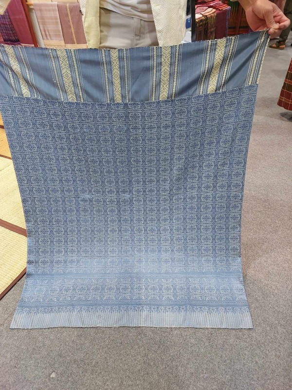 ผ้าไหมทอยกขิด