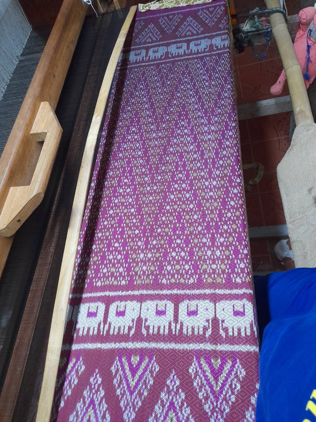 ผ้าไหมลายร้อยดาว