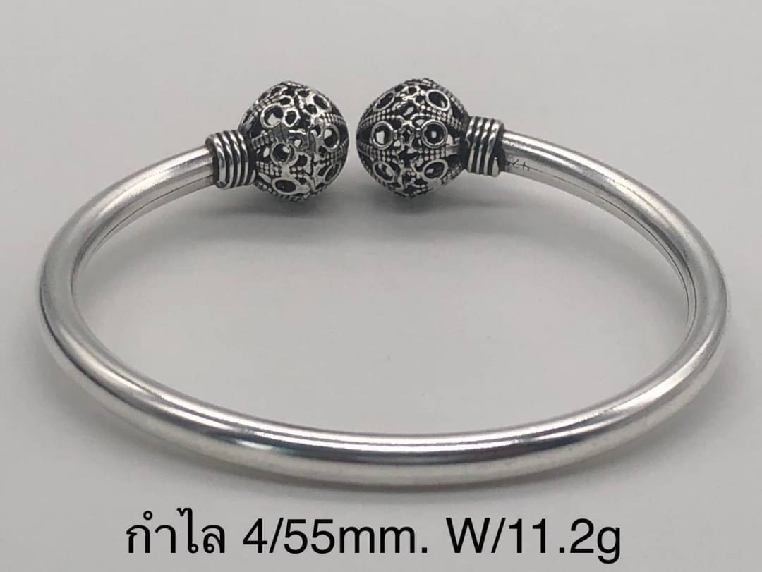 กำไลฉลุ