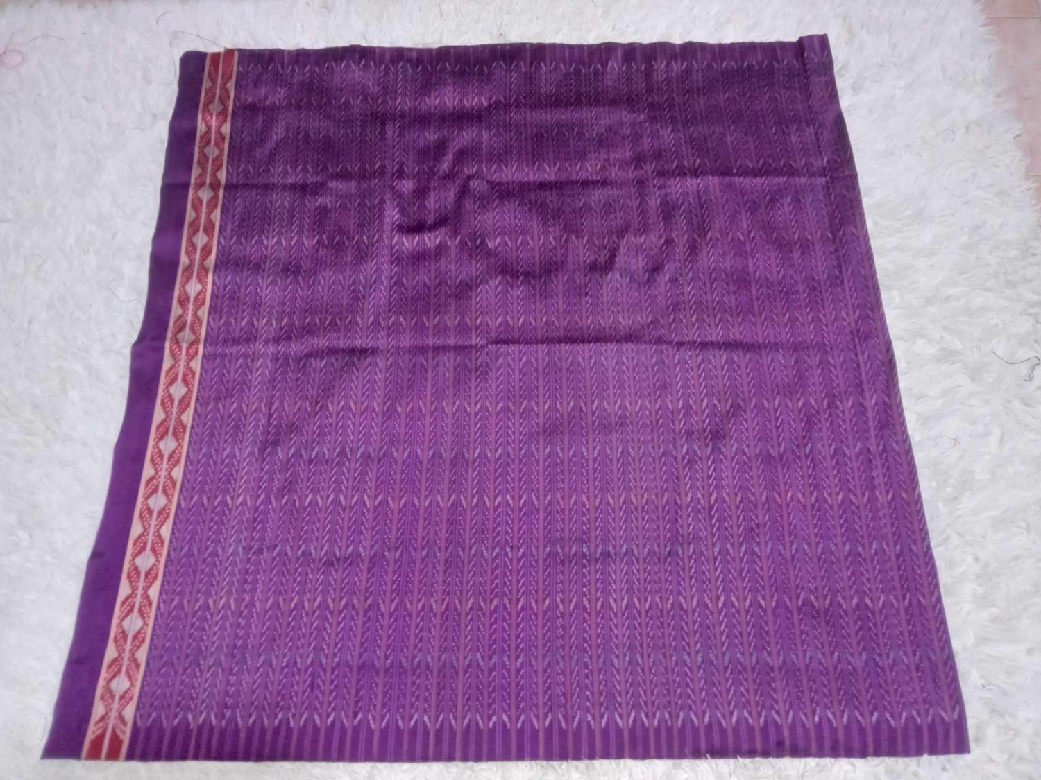 ผ้าไหม ลายโฮล