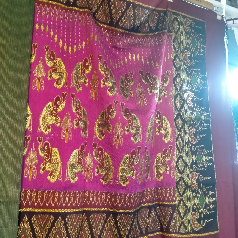 ผ้าไหมมัดหมี่