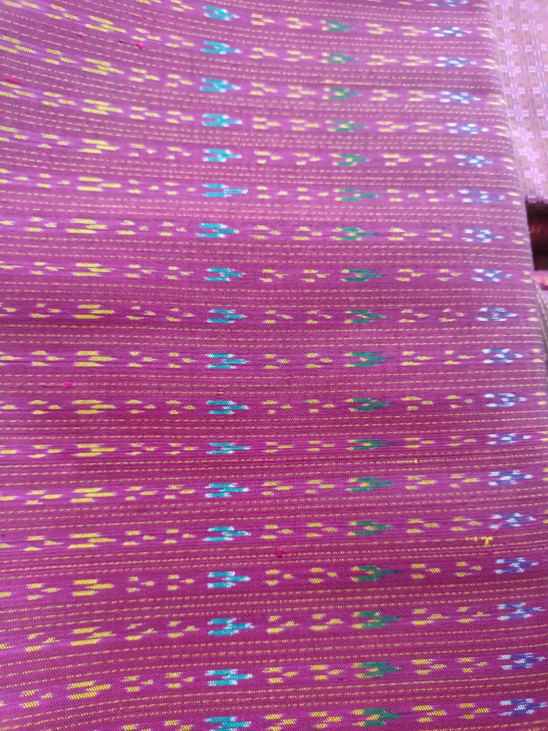 ผ้าไหมดอกพิกุลม่วง