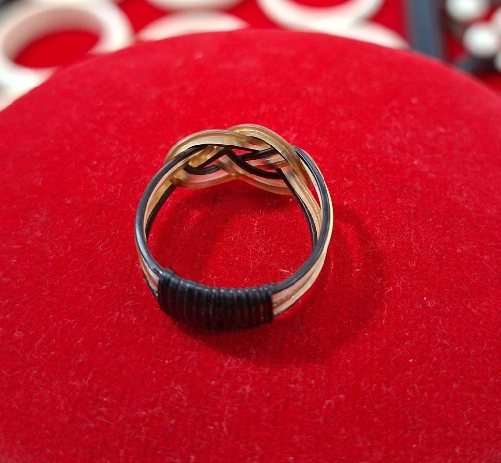 แหวนหางช้างพิรอดสามสี แหวนขนหางช้าง