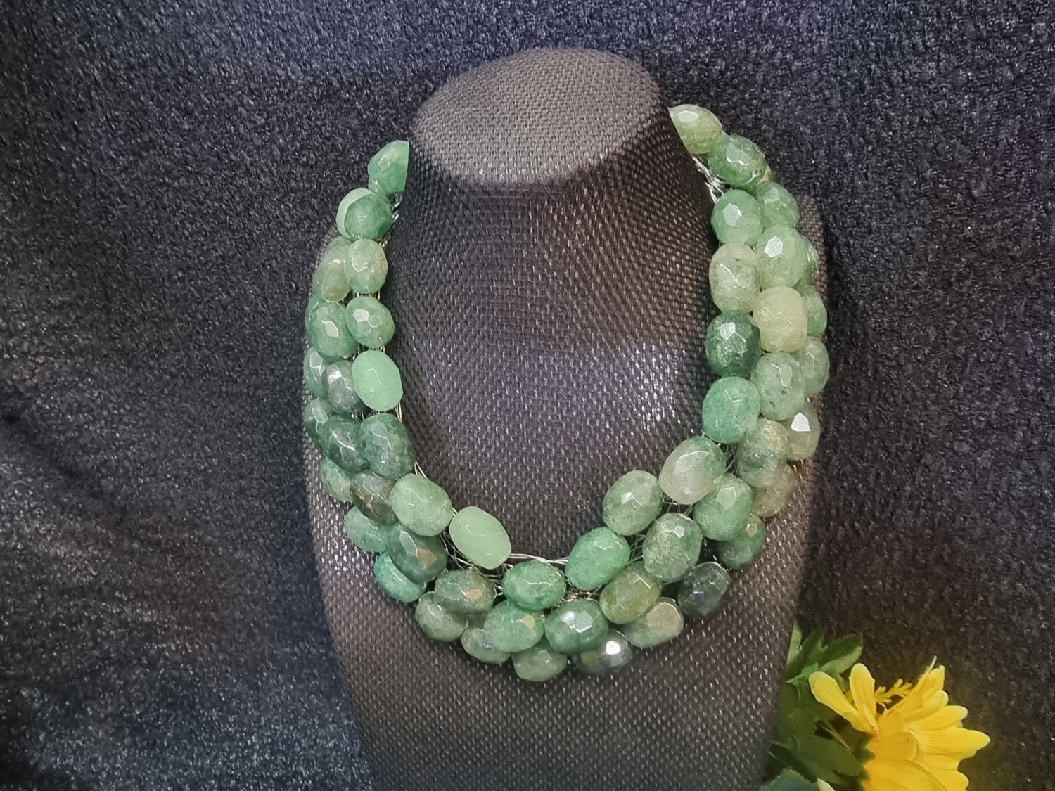 สร้อยอาเกดเขียว