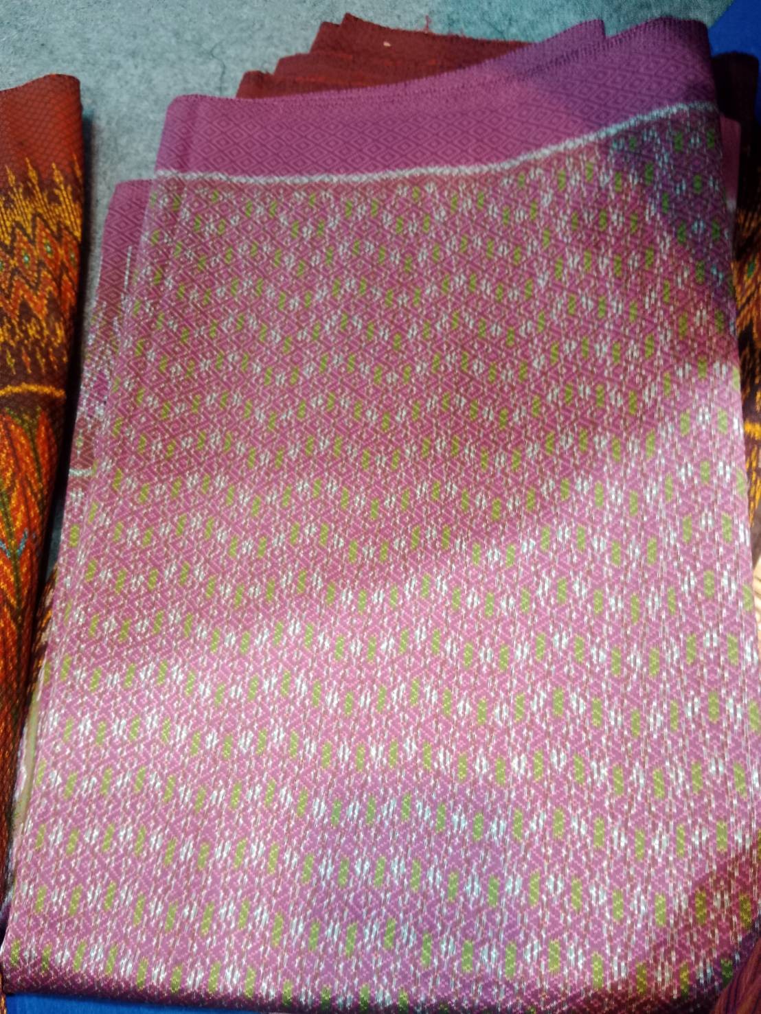 ผ้าไหมมัดหมี่ลูกแก้ว